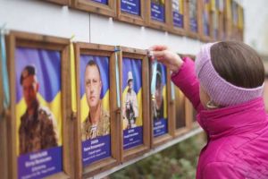 Чернівці: Ушанували загиблого воїна Геннадія Моторіна